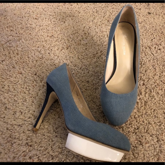 Vanilla suit Pumps. size 8. leather inside - Picture 2 of 2